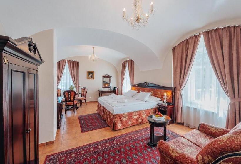 غرفة ديلوكس, Zamek Hradek U Susice