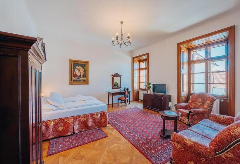 غرفة ديلوكس, Zamek Hradek U Susice