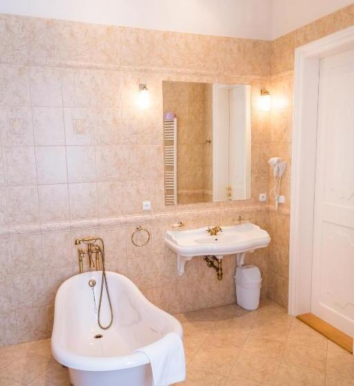 غرفة ملكية, Zamek Hradek U Susice