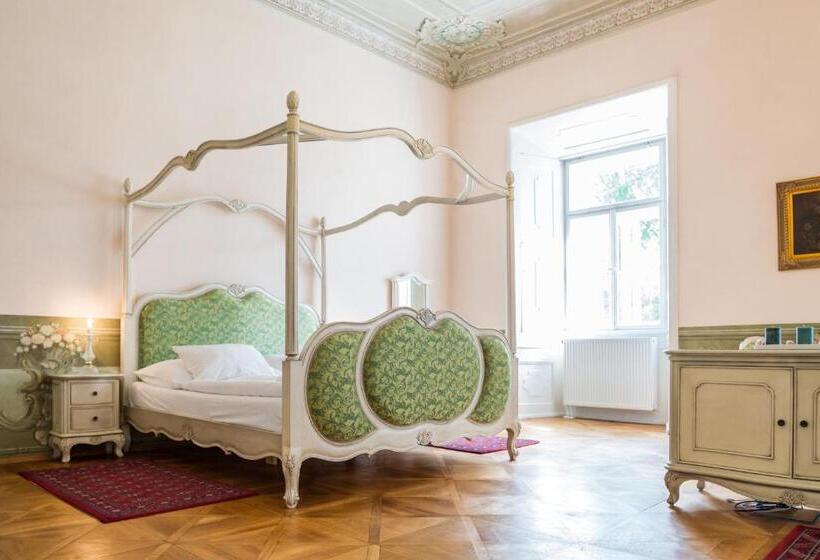 חדר מלכותי, Zamek Hradek U Susice