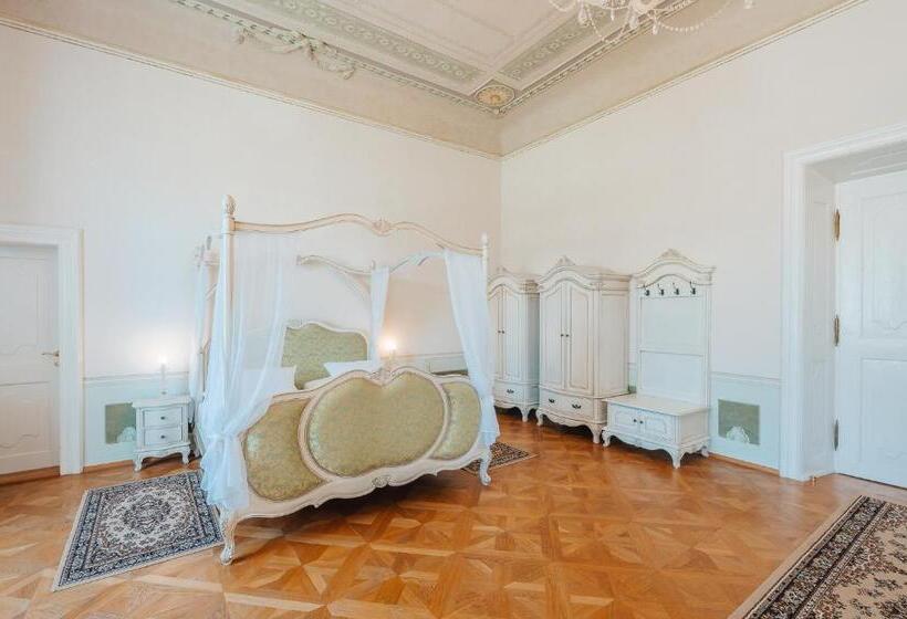 חדר מלכותי, Zamek Hradek U Susice