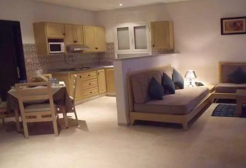 آپارتمان 1 خوابه, Castilia Suites