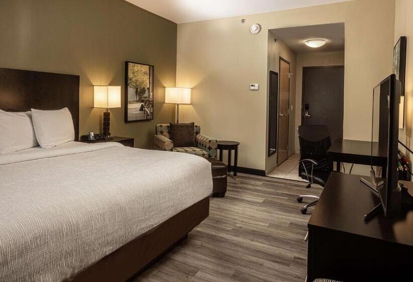 장애인을 위한 킹사이즈 침대 스탠다드 룸, Best Western Plus Franciscan Square Inn & Suites  Steubenville