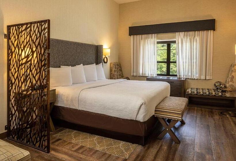 جناح سرير كينج, Best Western Plus Franciscan Square Inn & Suites  Steubenville