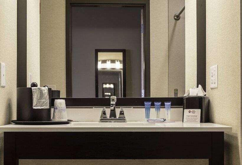 غرفة قياسية سرير مزدوج, Best Western Plus Franciscan Square Inn & Suites  Steubenville