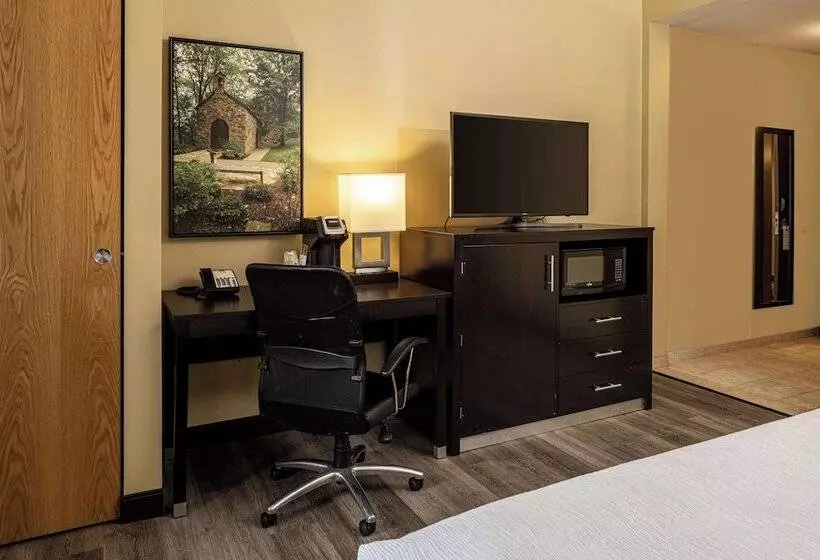 ダブルベッドスタンダードルーム, Best Western Plus Franciscan Square Inn & Suites  Steubenville