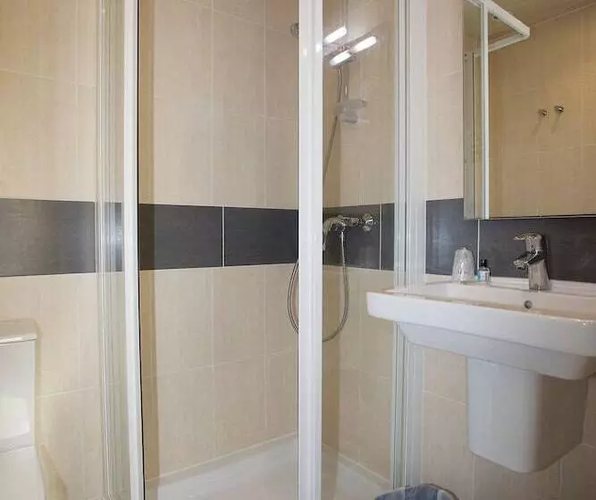 コンフォートルーム, Contact Hôtel   Hôtel Le Lion D Or Lamballe