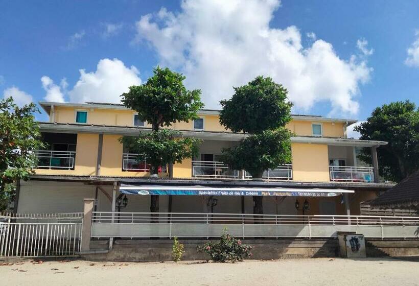 آپارتمان 1 خوابه, Courbaril Village