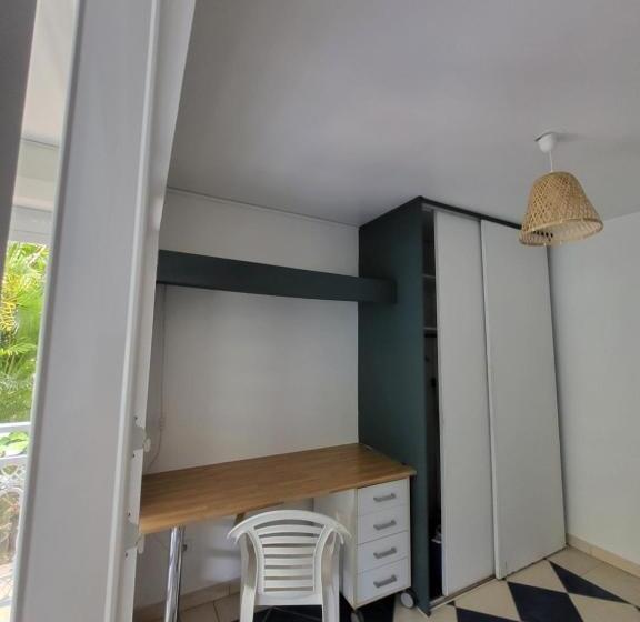 آپارتمان 1 خوابه با تراس, Courbaril Village