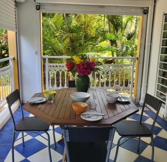 آپارتمان 1 خوابه با تراس, Courbaril Village