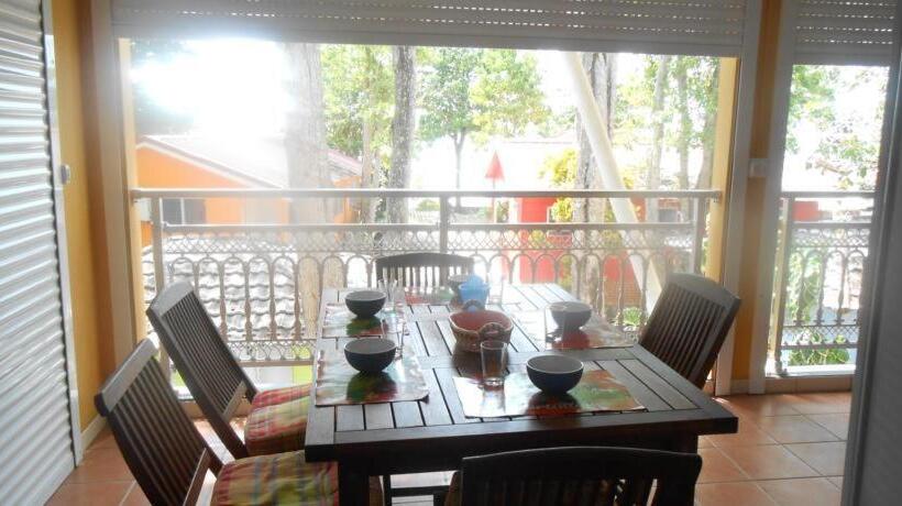 آپارتمان 1 خوابه با تراس, Courbaril Village