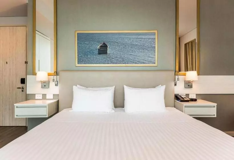 キングサイズベッドのデラックスルーム, Crowne Plaza Barranquilla, An Ihg