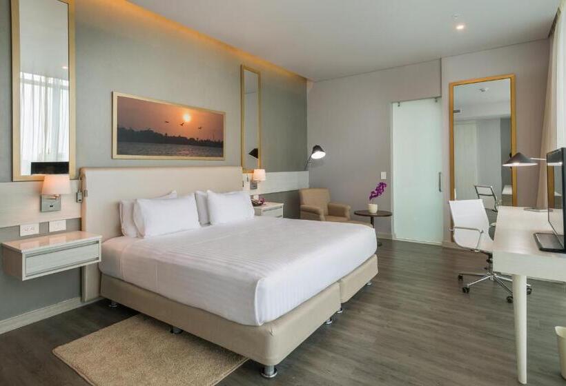 스탠다드 룸 킹사이즈 침대, Crowne Plaza Barranquilla, An Ihg