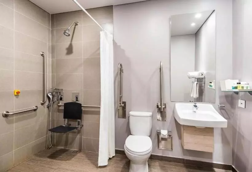 身障者適用スタンダードルーム, Crowne Plaza Barranquilla, An Ihg