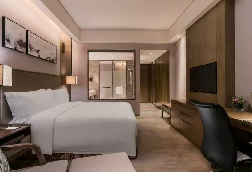 キングサイズベッドのスタンダードルーム, Doubletree By Hilton Hotel Shiyan