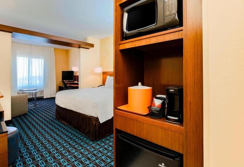 Люкс Кровать Кинг, Fairfield Inn & Suites By Marriott Pecos