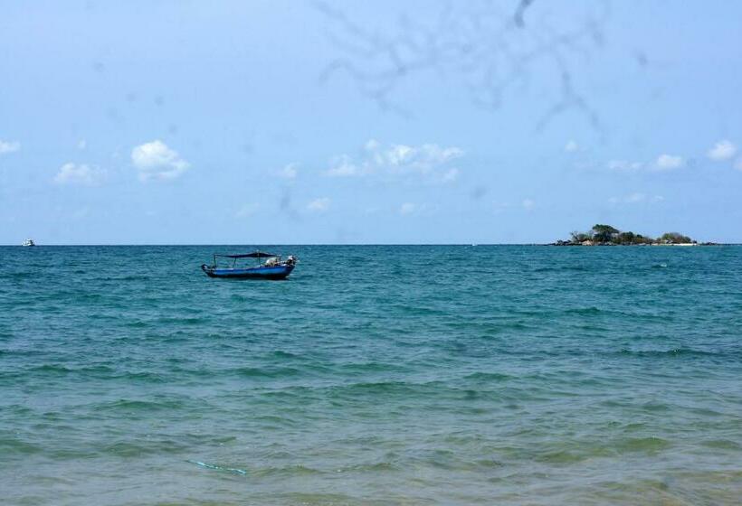 اتاق استاندارد سه تخته با چشمانداز باغ, Gold Sand Beach Bungalow