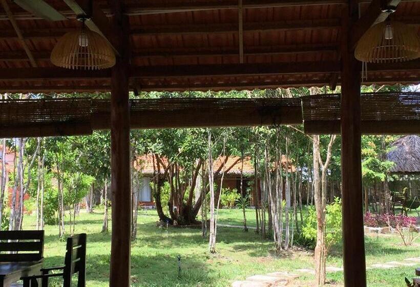 اتاق استاندارد سه تخته با چشمانداز باغ, Gold Sand Beach Bungalow