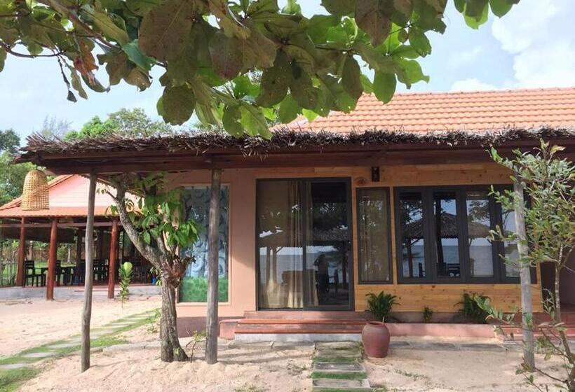 اتاق سه نفره دلوکس با چشمانداز دریا, Gold Sand Beach Bungalow