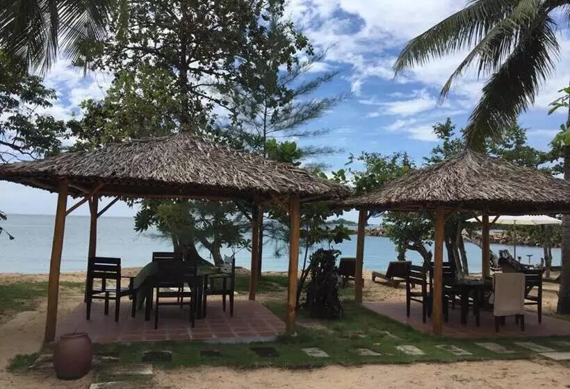 اتاق سه نفره دلوکس با چشم‌انداز دریا, Gold Sand Beach Bungalow