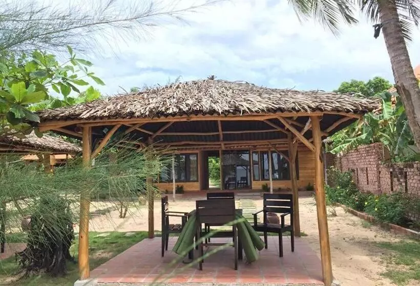 اتاق سه نفره دلوکس با چشم‌انداز دریا, Gold Sand Beach Bungalow