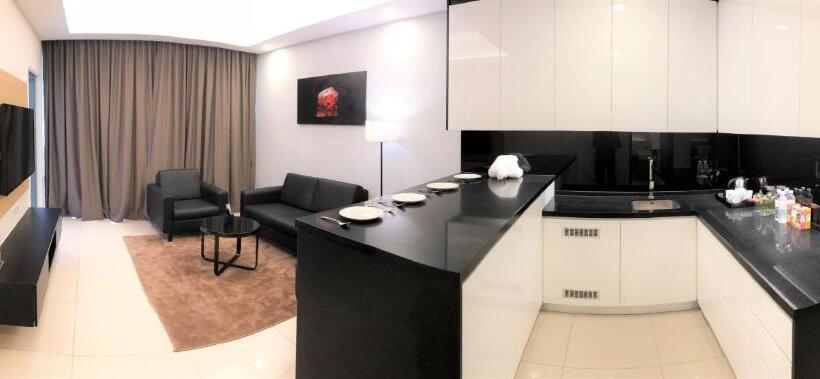 جناح عائلي, Grand Ion Delemen