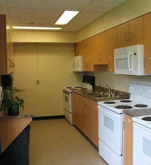 バスルーム共有のシングルスタンダード, Backpacker College At Memorial University   Grenfell Campus