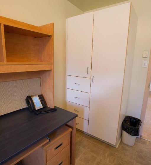 ４ベッドルームアパートメント, Backpacker College At Memorial University   Grenfell Campus