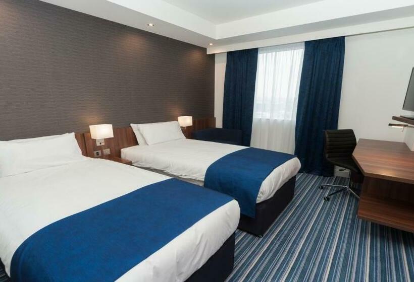 חדר סטנדרט, Holiday Inn Express Aberdeen Airport, An Ihg