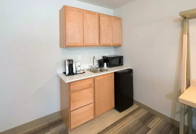 キングサイズベッドのエクゼクティブルーム, Holiday Inn Express & Suites La Porte, An Ihg