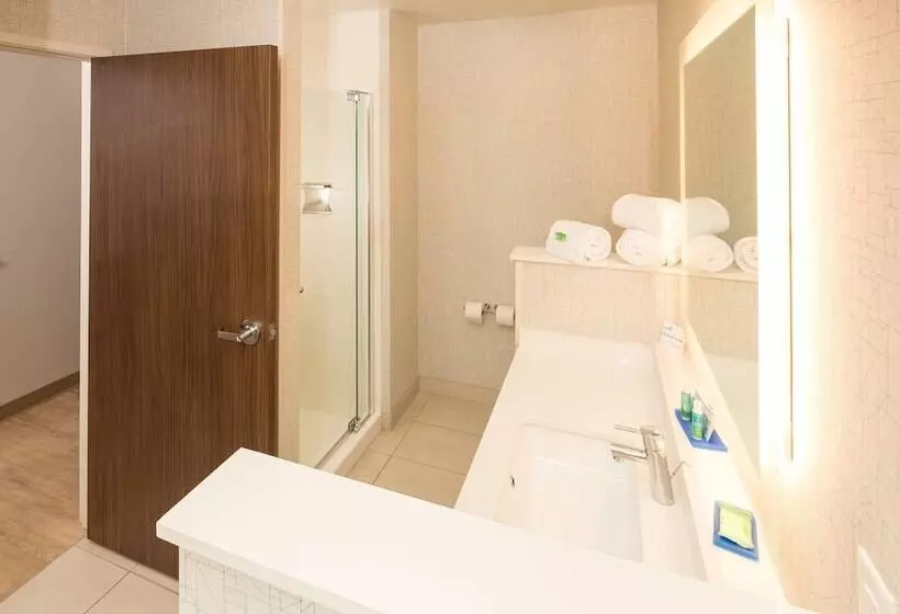 身障者適用スイートルーム, Holiday Inn Express & Suites La Porte, An Ihg