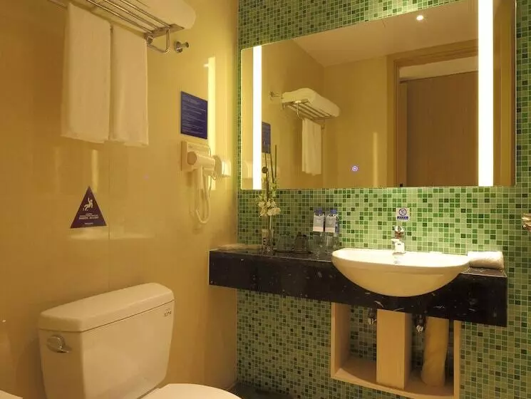 Superior room with lake view, Mercure Nanchang Sunac