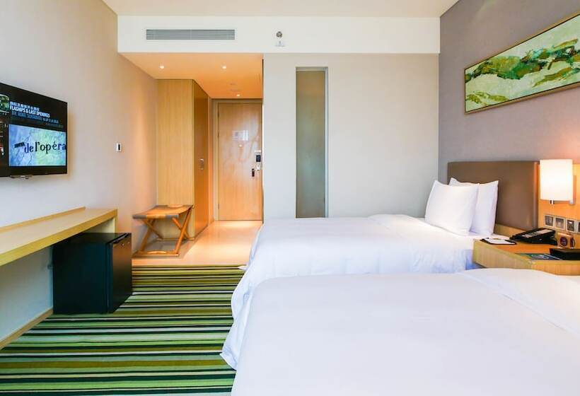 Superior room with lake view, Mercure Nanchang Sunac