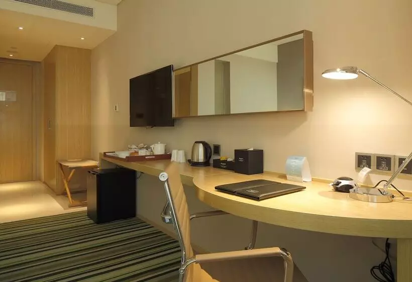 Superior room with lake view, Mercure Nanchang Sunac