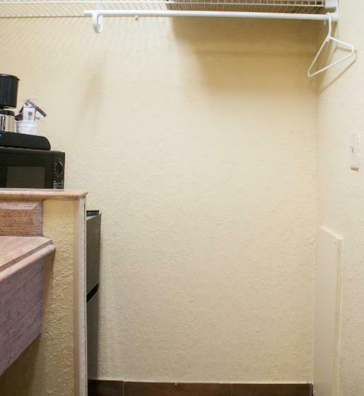 غرفة قياسية سرير كينج, Polynesian Inn