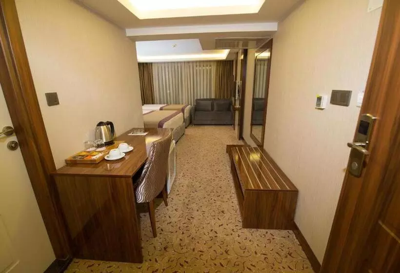 سوئیت جونیور با چشم‌انداز باغ, Ruba Palace Thermal