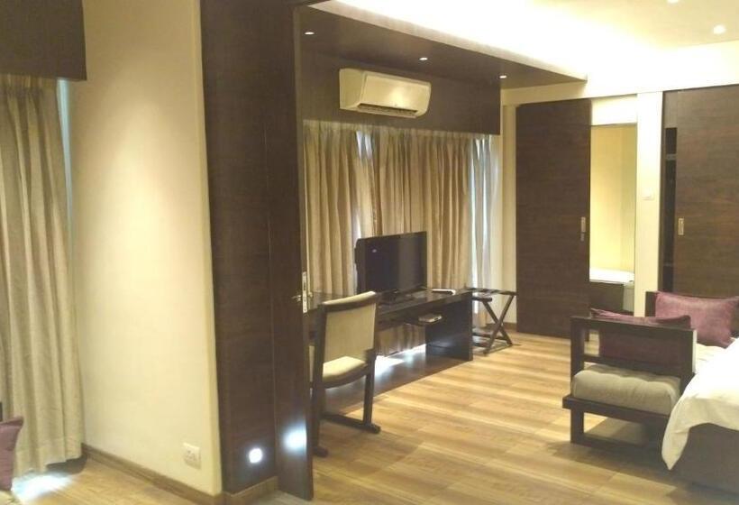 סוויטה דלוקס, Sankam Residency