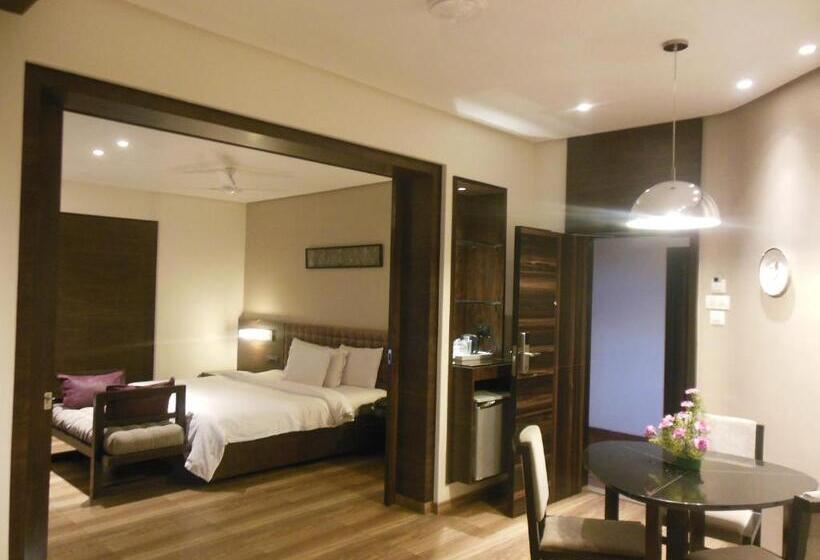 סוויטה דלוקס, Sankam Residency