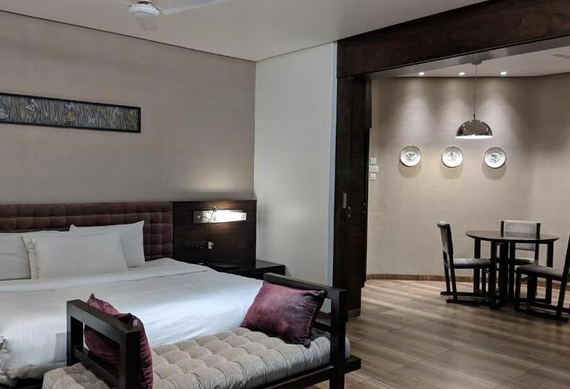 סוויטה דלוקס, Sankam Residency