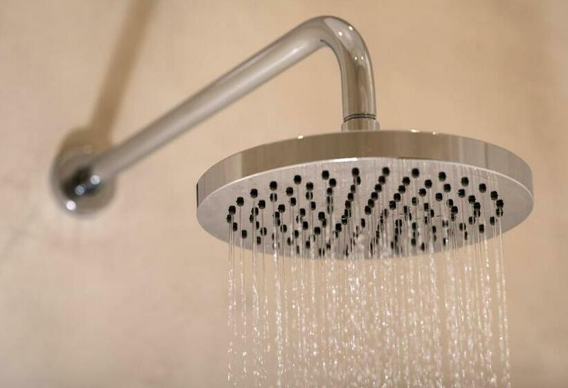 Номер Стандарт Трехместный, Thira