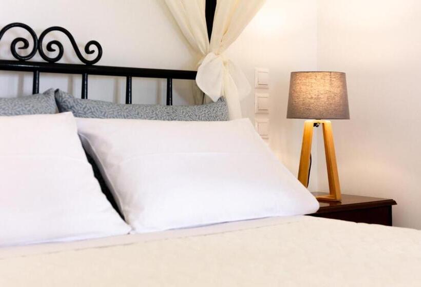 Полулюкс, Thira