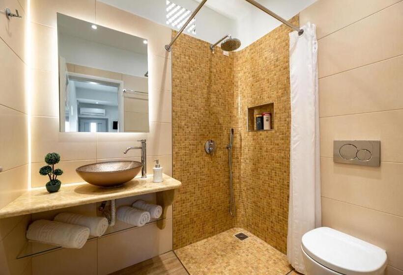 Полулюкс, Thira