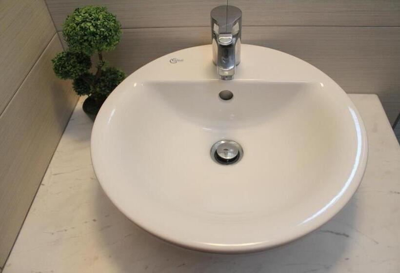 Номер Стандарт, Thira