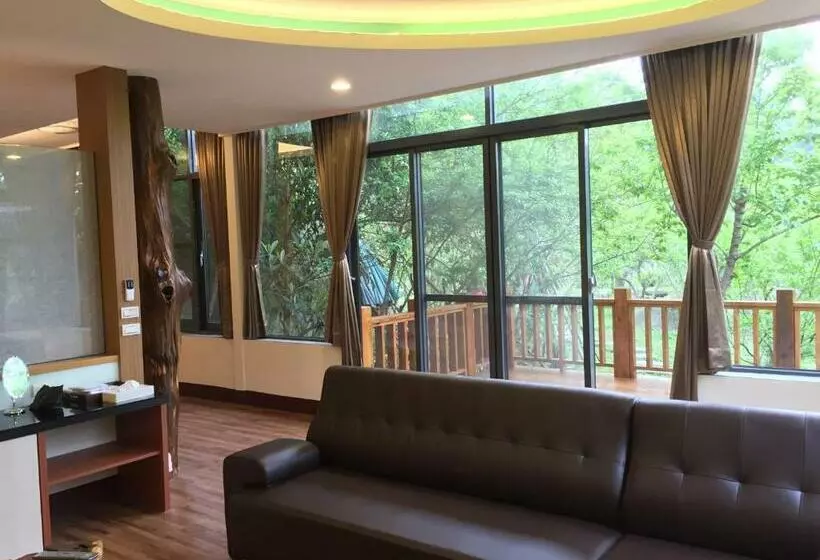 اتاق لوکس, Nantou Xitou Riverside Homestay B&b