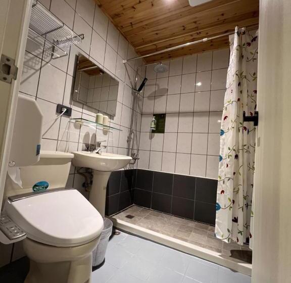 اتاق استاندارد با چشم‌انداز کوهستان, Nantou Xitou Riverside Homestay B&b