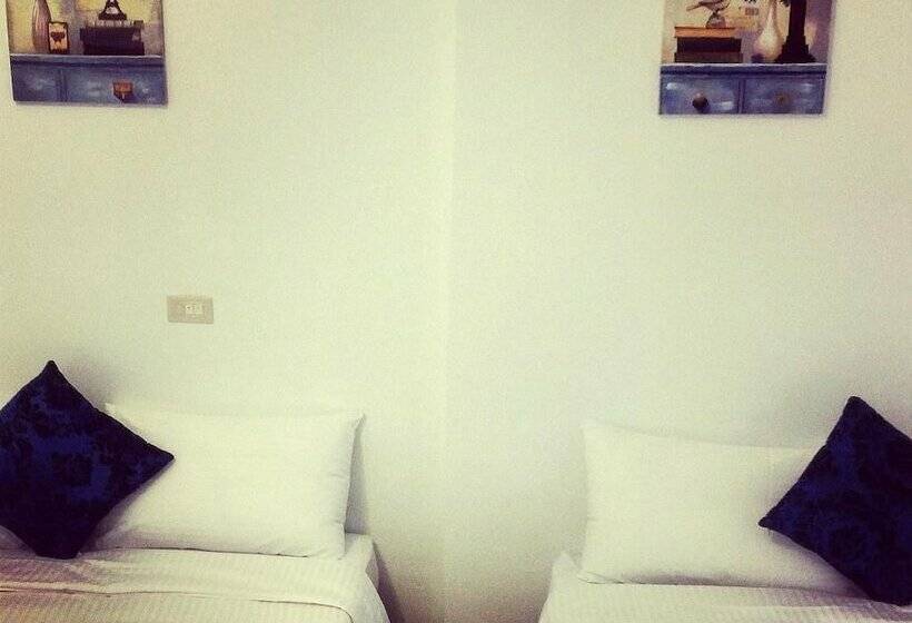 اتاق استاندارد چهار تخته, 179 House