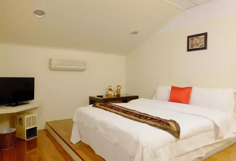 اتاق خانوادگی, Country Grange B&b