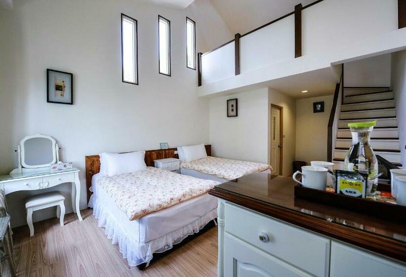 اتاق استاندارد با چشم‌انداز کوهستان, Starhome Cottage