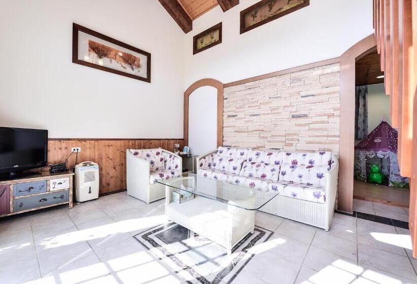 اتاق استاندارد چهار تخته, Starhome Cottage