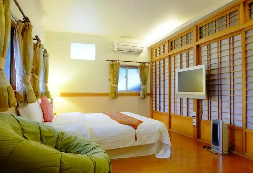 اتاق استاندارد چهار تخته, Country Grange B&b